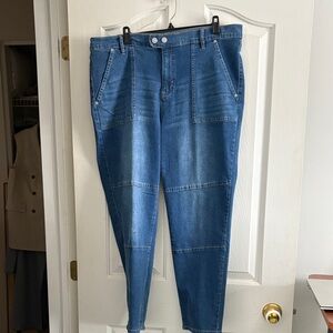 Women's Fitted Blue Jeans
